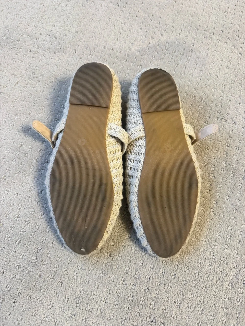 Girls Gap size 4 ballet flats cream